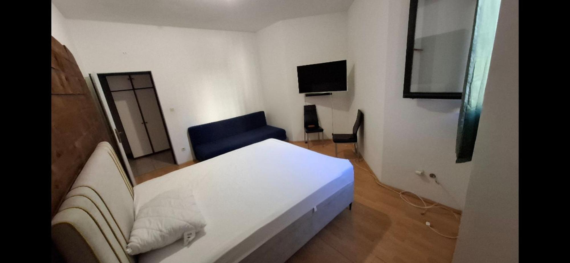 Apartment With Garden Split